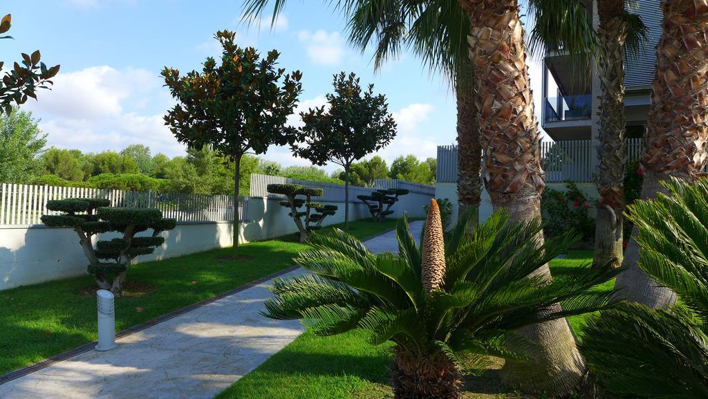 Uhc Paradise Village Family Complex Салоу Екстер'єр фото