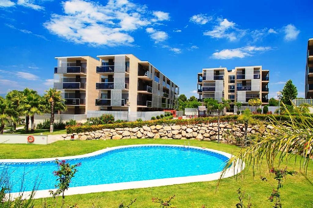 Uhc Paradise Village Family Complex Салоу Екстер'єр фото