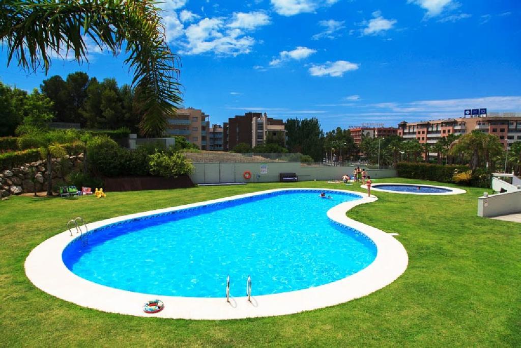 Uhc Paradise Village Family Complex Салоу Екстер'єр фото